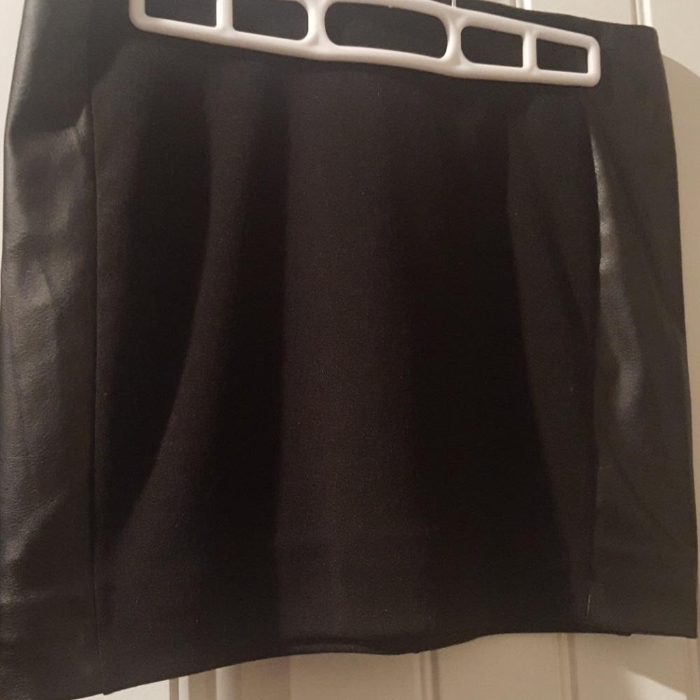 Black leather trim mini skirt